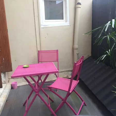 Un Lumineux Au Parc Beaumont * ポー