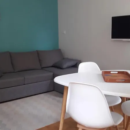 Un Lumineux Au Parc Beaumont * ポー